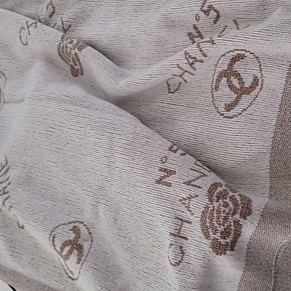 Just Fashion Accessories - Chanel scarf